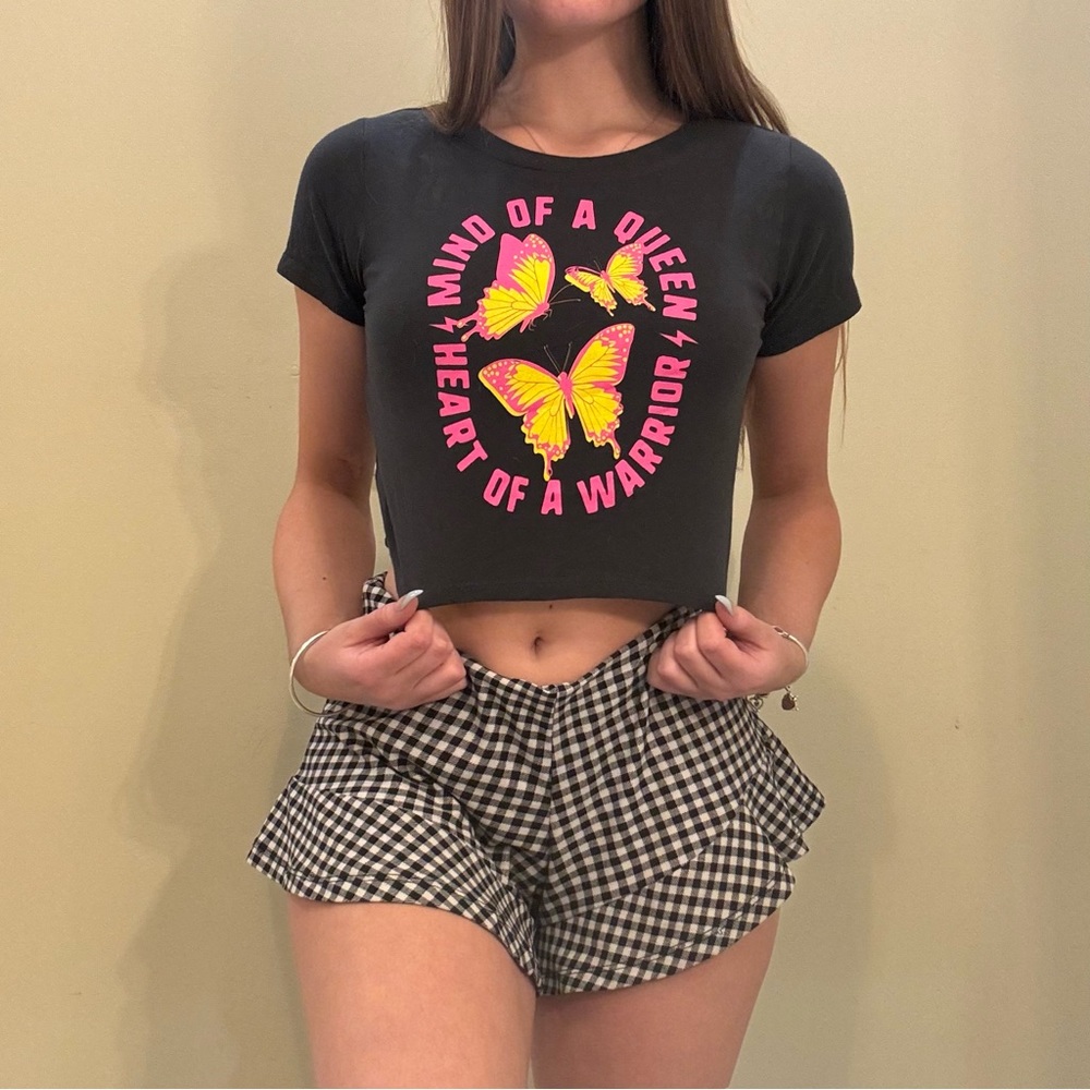 Graphic butterfly cropped tee!